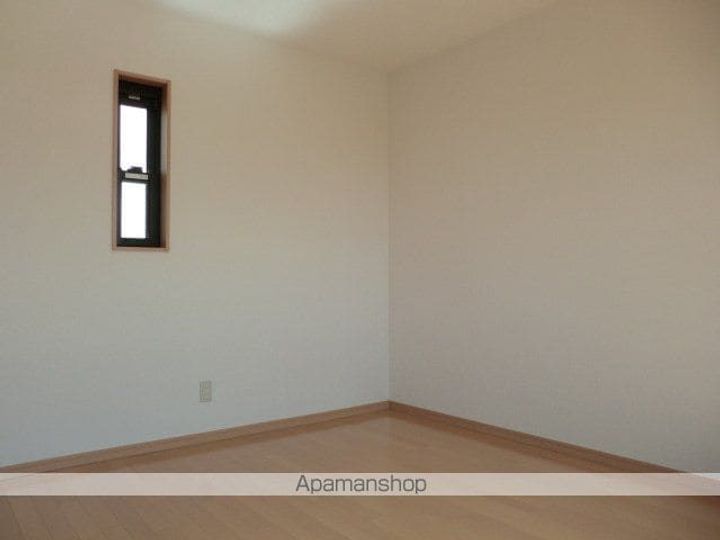 ファンシー中里C棟102の居間