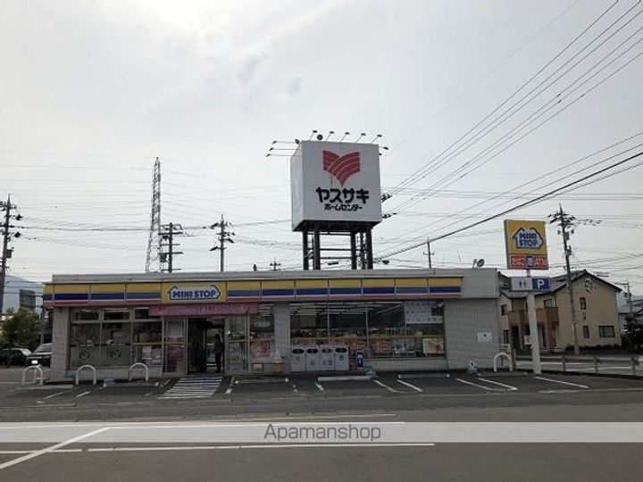 リッコ ハギノの周辺