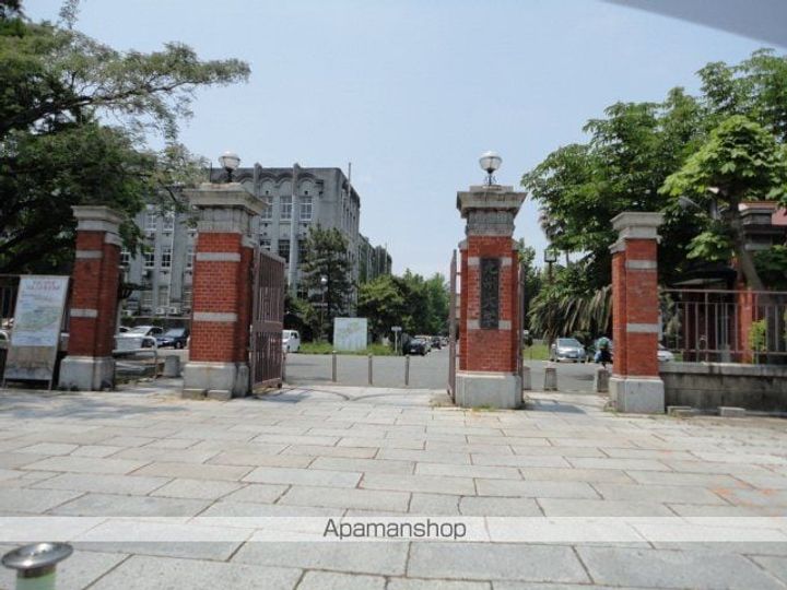 エムズワンの周辺