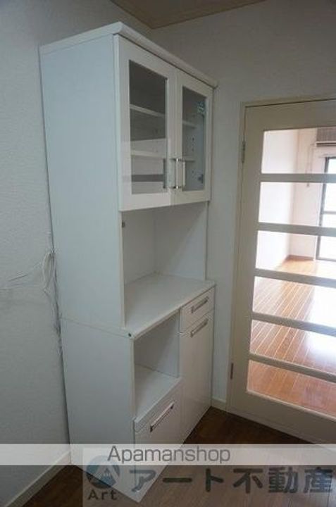 愛媛県松山市小坂1丁目の賃貸マンションの内装