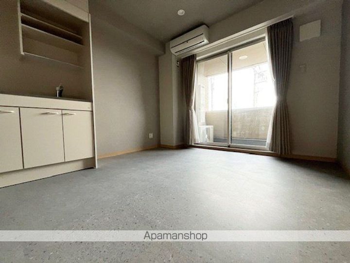 滋賀県大津市雄琴北2丁目の賃貸アパートの居間