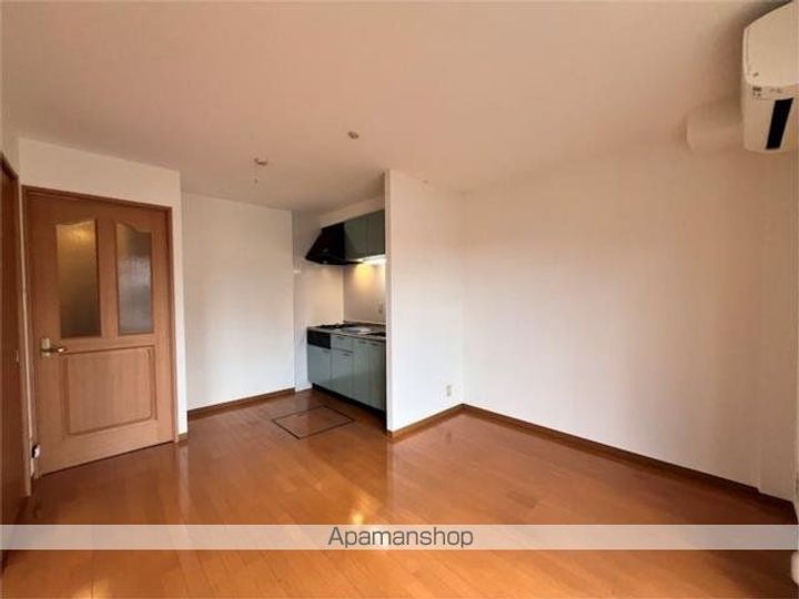 千葉県船橋市金杉3丁目の賃貸アパートの居間