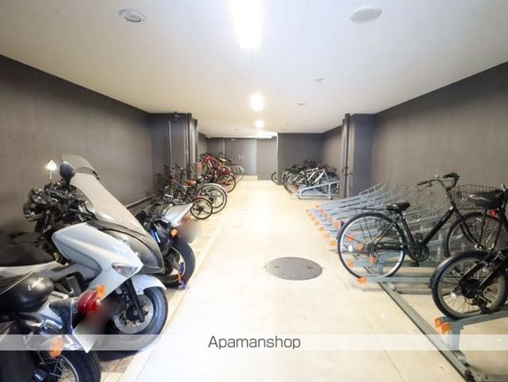 プレサンス丸の内アデルの外観