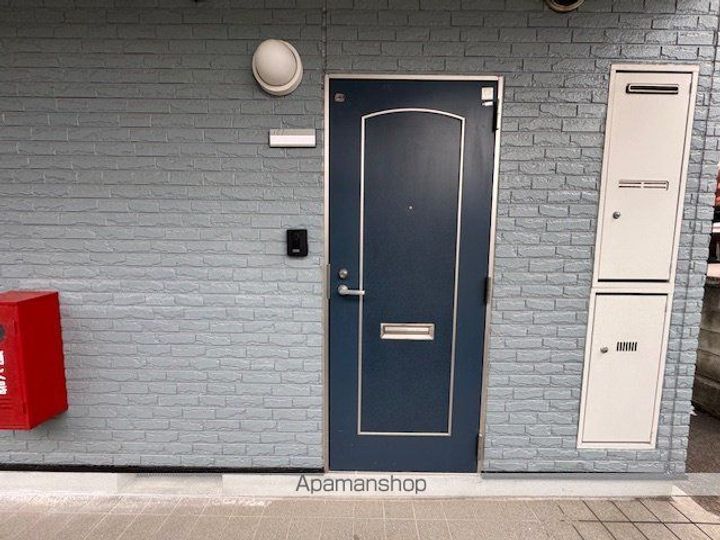 シャインコートの玄関