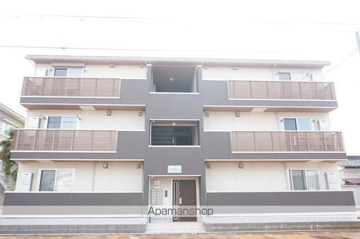 キャトルセゾンの外観