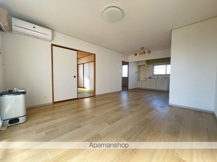 メイユール・メゾンA・Bの居間