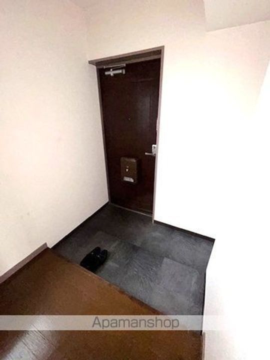 ソレイユ岸和田弐番館204の玄関