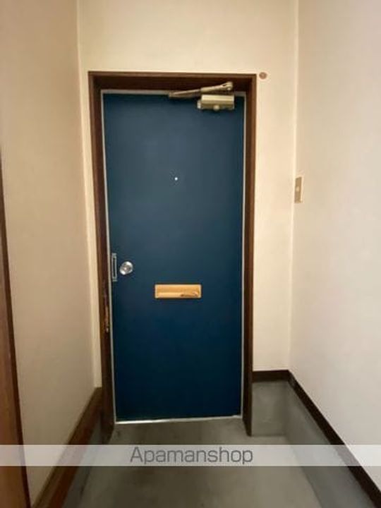 タカシナハイツの玄関