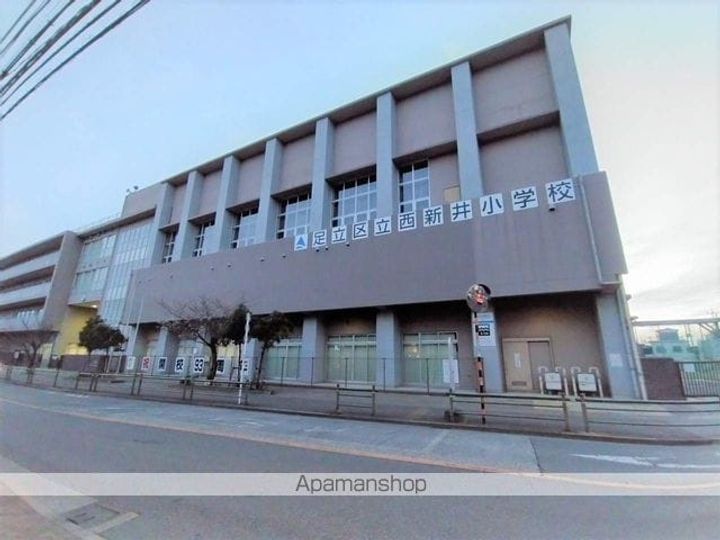東京都足立区谷在家2丁目の賃貸マンションの周辺