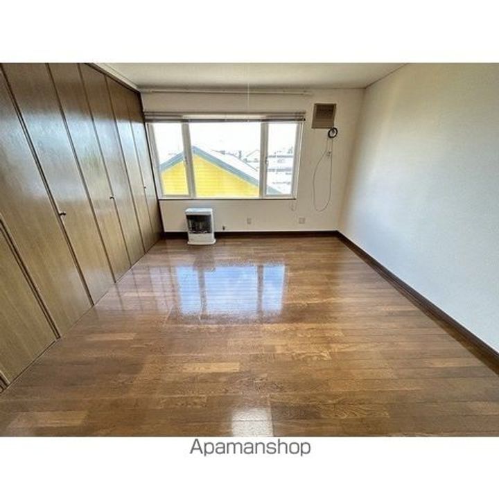 アパートメントSCの居間