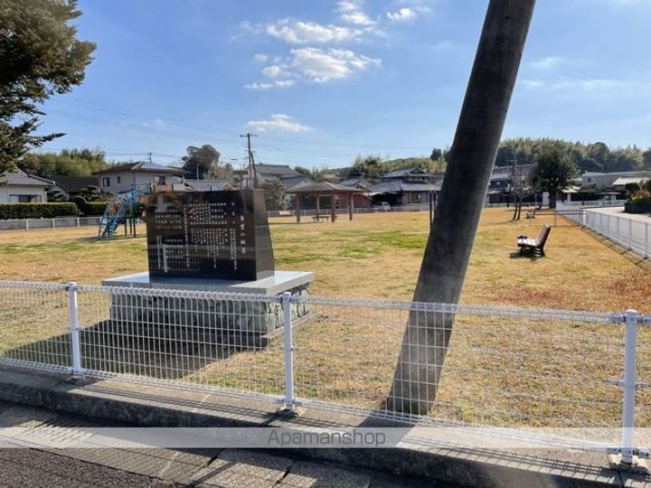 メゾン・ド・コウの周辺