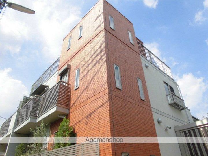 東京都杉並区成田東3丁目の賃貸マンションの外観