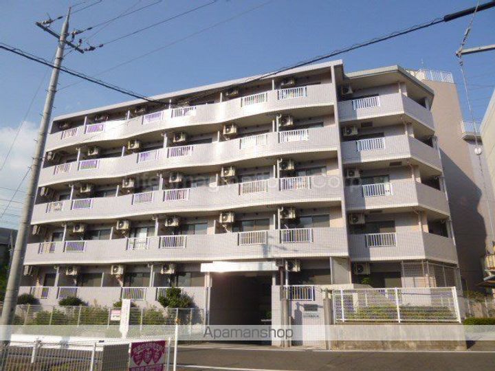 カルテットKOBORI C棟の外観