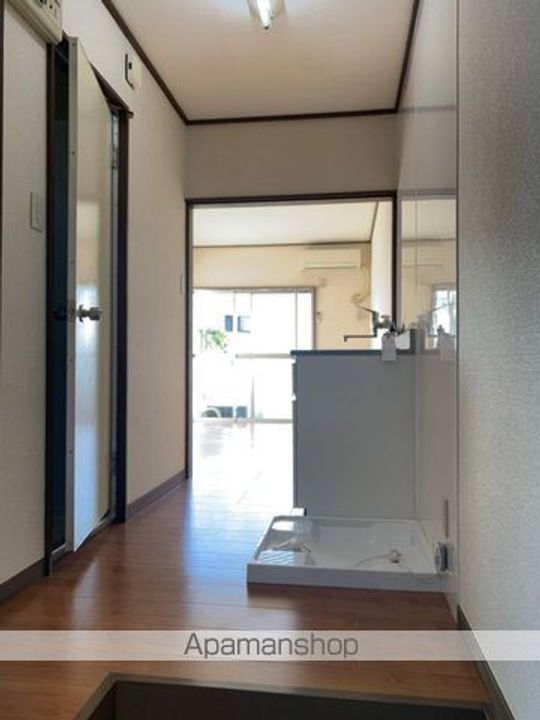 東京都八王子市大和田町7丁目の賃貸アパートの玄関