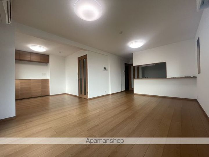 東京都杉並区高円寺南2丁目の賃貸マンション4Fの居間