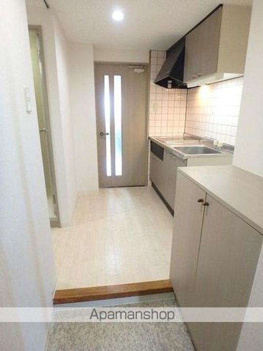 宮城県仙台市宮城野区新田2丁目の賃貸マンションの玄関