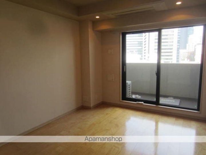 東京都千代田区神田小川町3丁目の賃貸マンションの居間