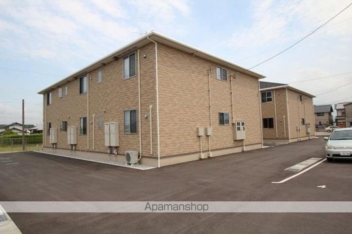 香川県高松市小村町の賃貸アパートの外観