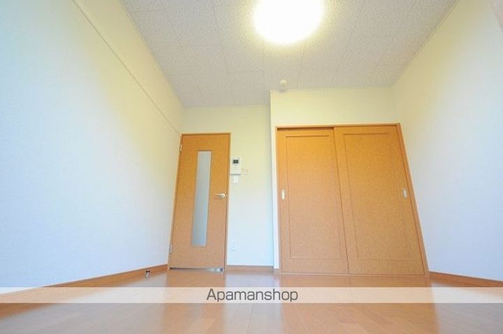 レオパレスコスモス306の居間