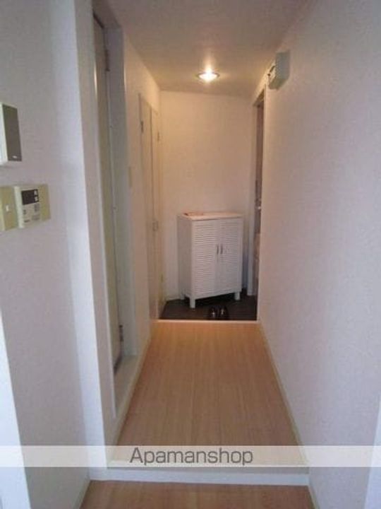 グランピア小松里305の玄関