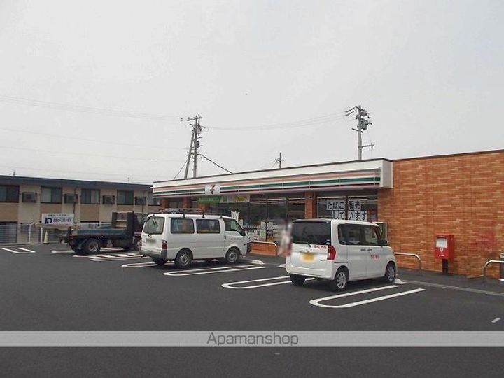 トゥー・ル・モンドBの周辺