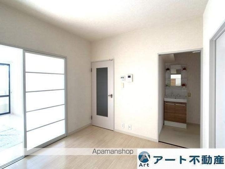 ビバーラ石井の居間