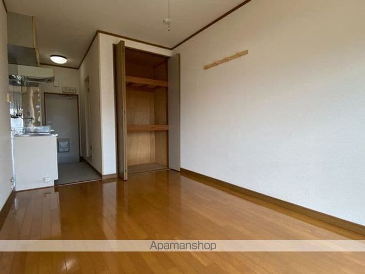 ワンルームグランドみつ16の居間