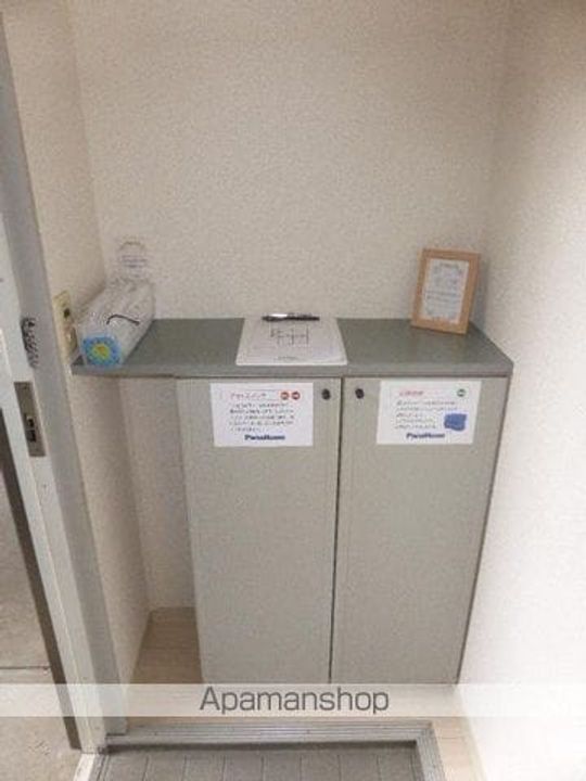 ヴュー葦高の玄関