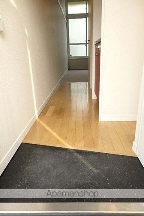 レオパレスヒロタの玄関