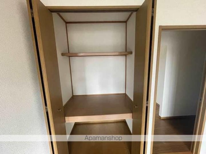 ロイヤルシャトー今泉Bの内装