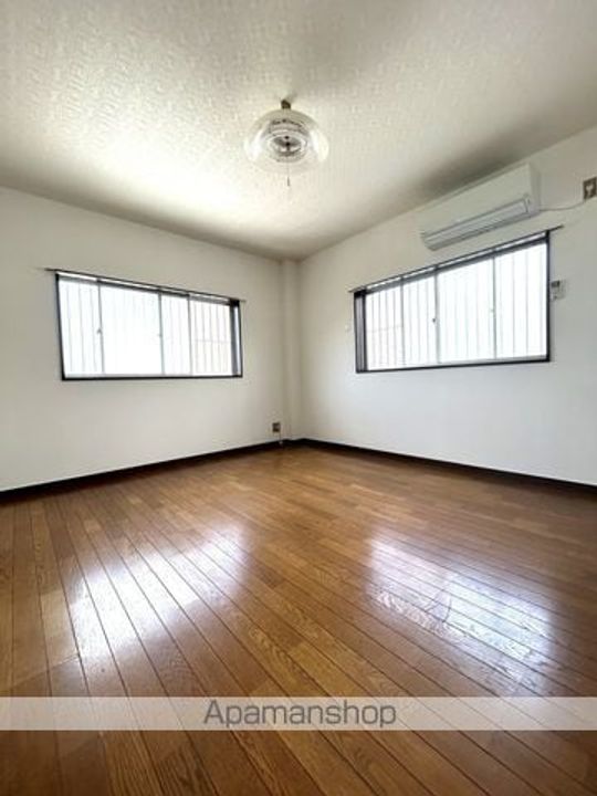 根来ハイツ205の居間