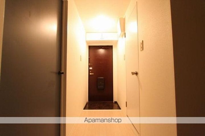 NSビル302の玄関