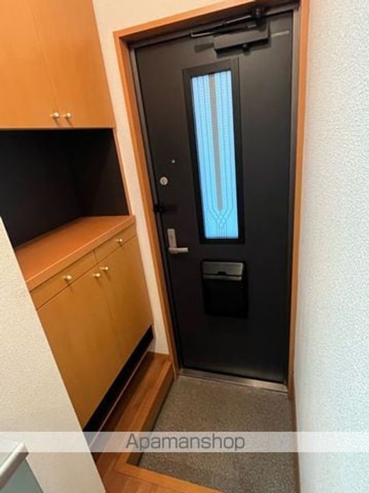 ルミエール中向陽101の玄関