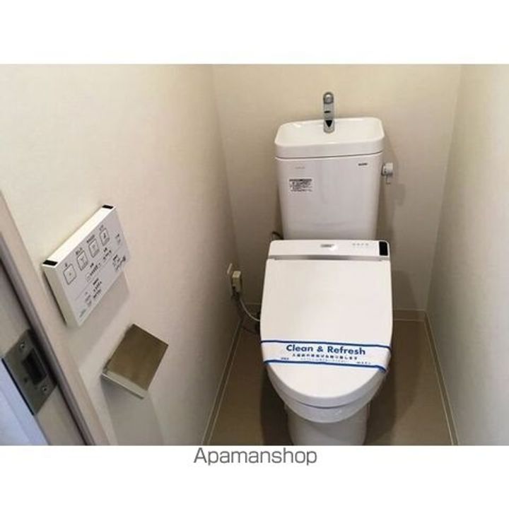 愛知県名古屋市東区泉1丁目の賃貸マンションの内装