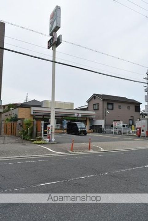 トライトンコートの周辺