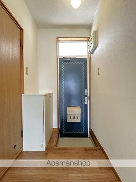 エスティーハイツ102の玄関