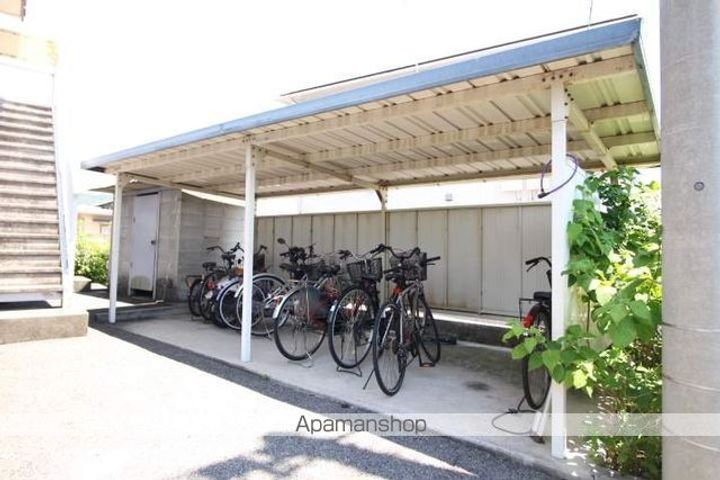 岡山県岡山市中区中井1丁目の賃貸アパートの外観