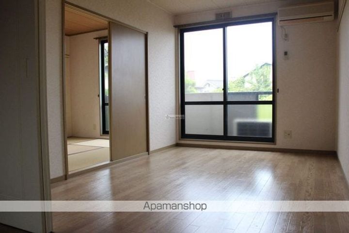 サンライフわかば101号室の居間