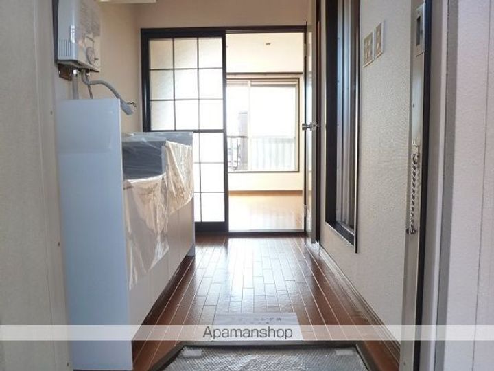 東京都練馬区上石神井1丁目の賃貸アパートの玄関