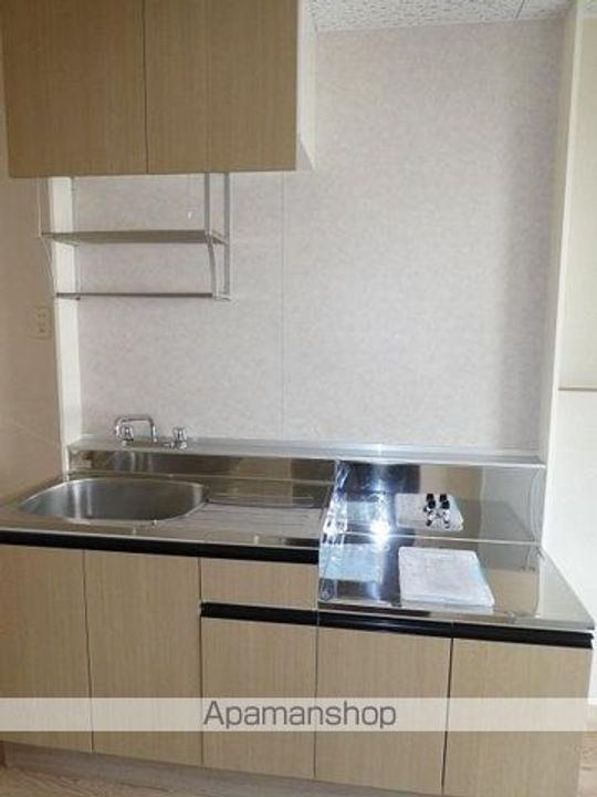 サンロイヤル加茂103号室のキッチン