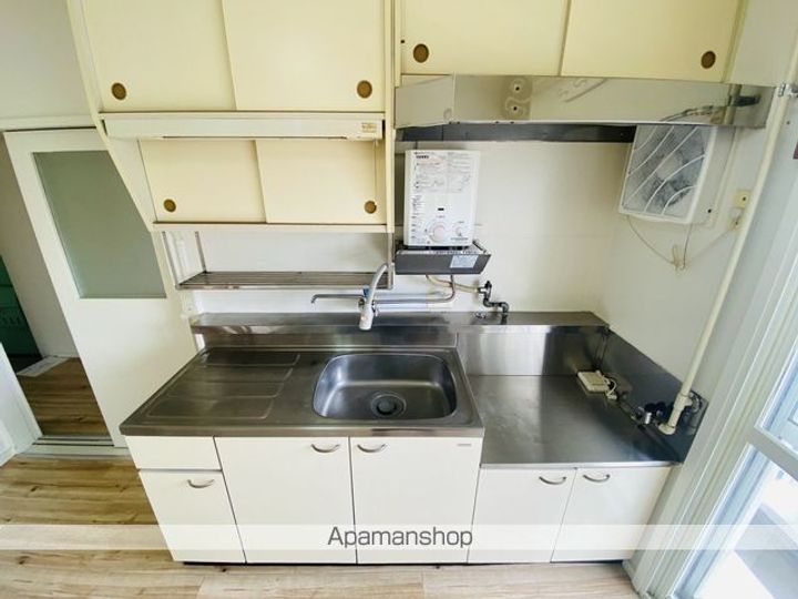 ビレッジハウス金堀1号棟406のキッチン