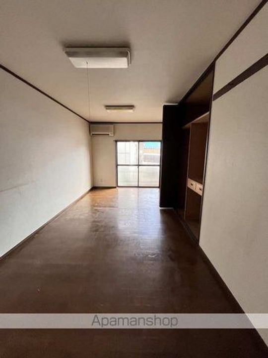 エステートピアキザワの居間