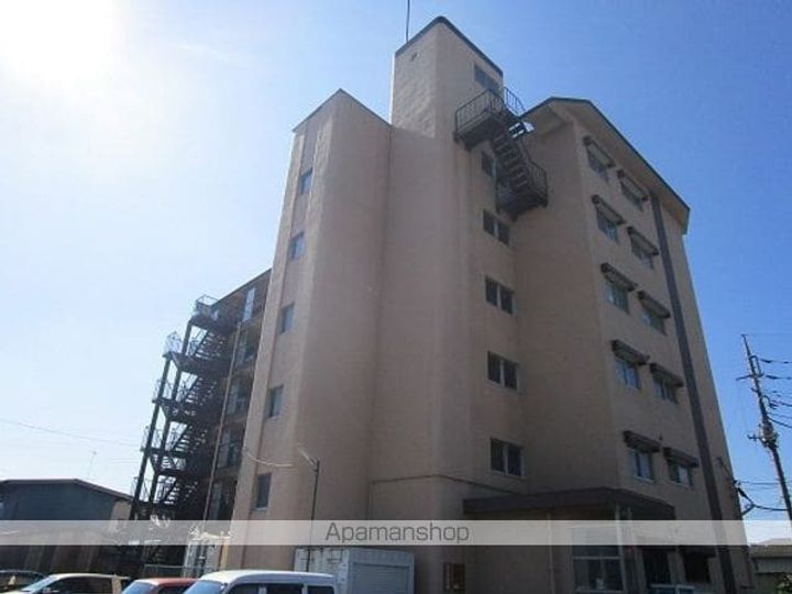 群馬県太田市岩松町の賃貸マンションの外観