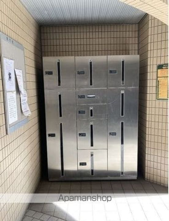 東京都杉並区和泉2丁目の賃貸マンションの外観