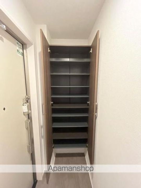 香川県高松市浜ノ町の賃貸アパートの玄関