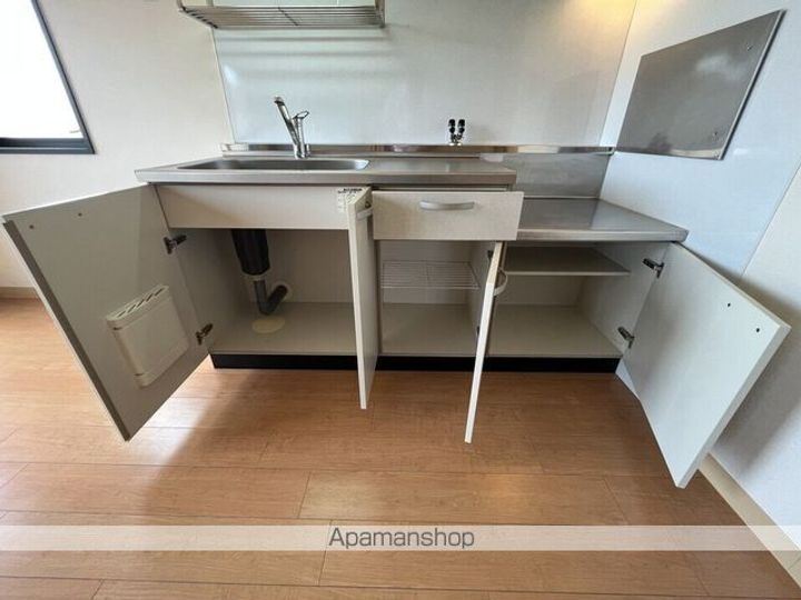 滋賀県蒲生郡日野町中道1丁目の賃貸マンションの内装