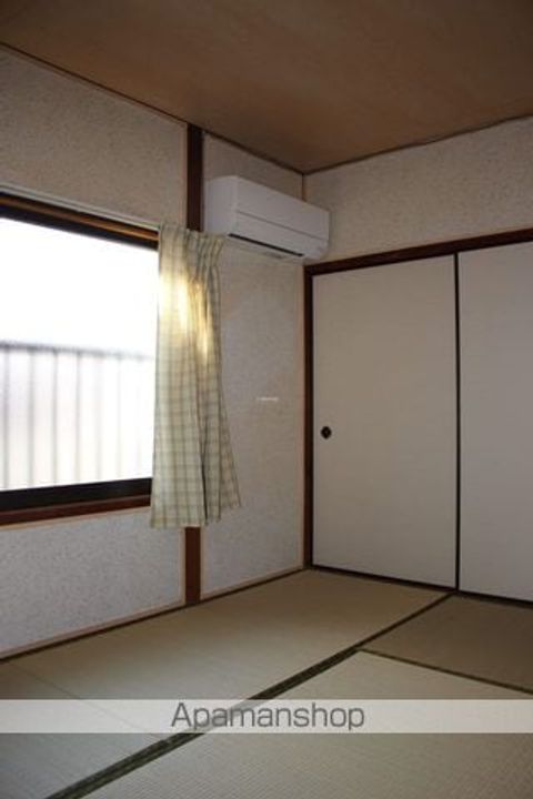 広島県尾道市栗原町の賃貸アパートの居間