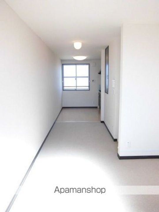 レオネクストクラジヤイの居間