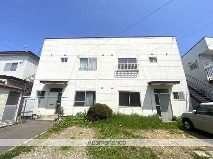 本通1丁目アパート(ホンドオリイッチョウメアパート)2階右の外観