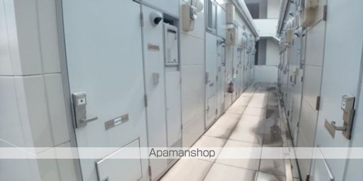レオパレスTAKAYAMAの玄関